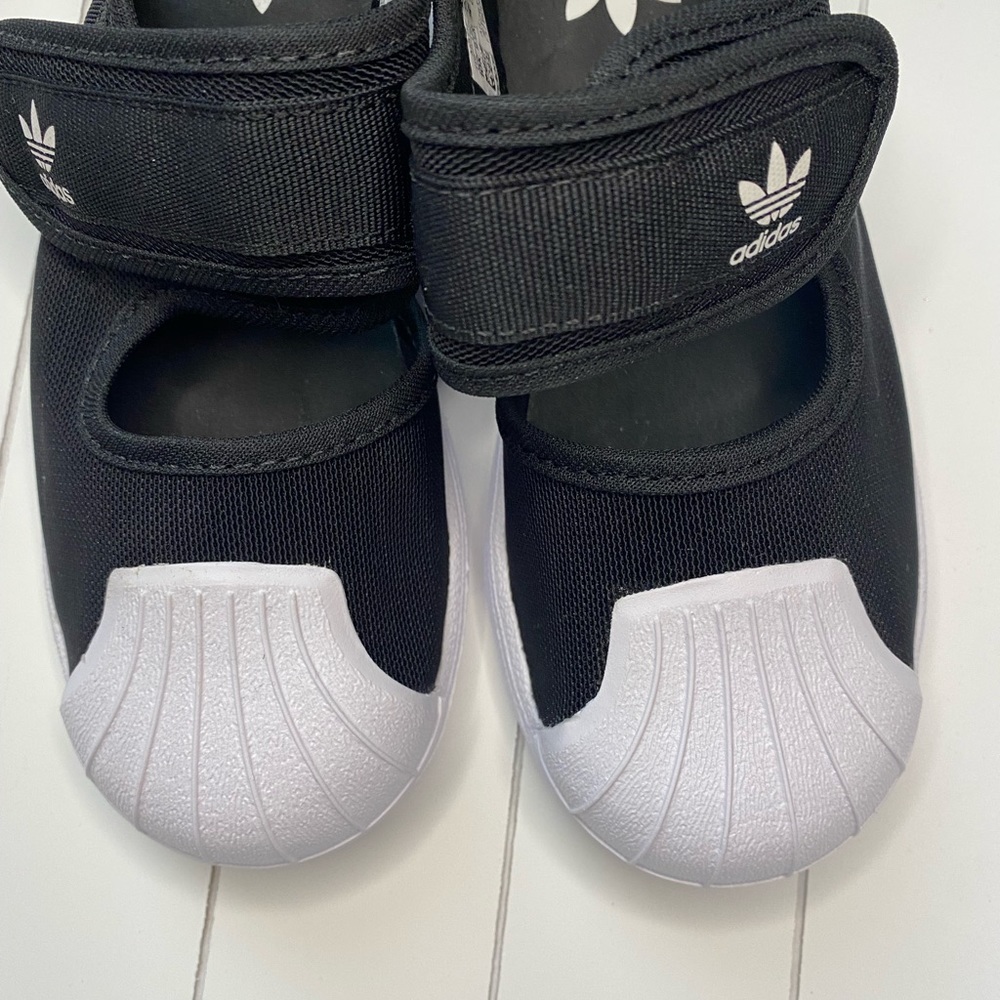 Adidas closed toe summer sandal